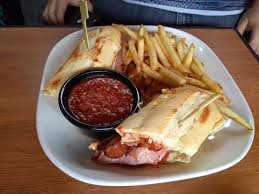 Douglass takes us through preparing pizza toppings, how to make a fresh pizza dough and sauce, and a clever trick for getting crispy fried cheese across. Lunch Nooner Pizza With Cactus Cut Chips Picture Of Boston Pizza Edmonton Tripadvisor