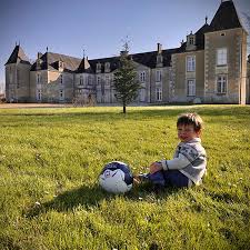 Le château de panloy situé à port d'envaux fut construit. Chateau De Panloy Le Chateau
