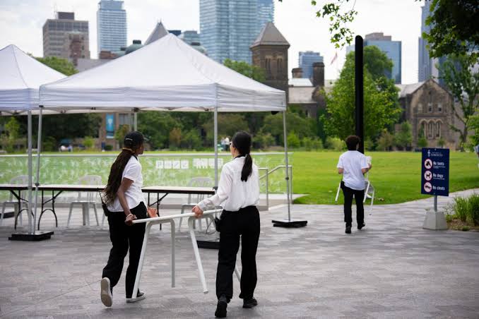Event setup and breakdown service