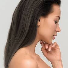 The right haircut can transform your face, bring your best features center stage, and send less fortunate ones (a high forehead or sagging jowls) into the wings. Beauty Gadgets To Help Beat The Dreaded Lower Jowl Sag