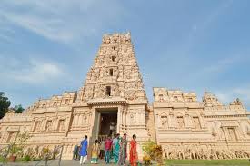 Besides the sacred iconic temple of lord sri venkateswara swamy which is a marvel and a masterpiece of dravidian architecture, there are many other places. Sri Shakti Temple Bukit Rotan Redaktionelles Stockbild Bild Von Achtes Hinduistisch 154845894