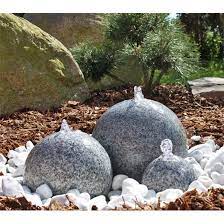 wunderschoner granit kugel springbrunnen fur ihren garten der granitbrunnen besteht aus 3 polierten granit ku springbrunnen garten springbrunnen gartenbrunnen