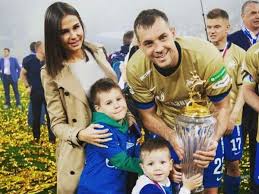 Сезон 2008/09 года обозначился для дзюбы неудачами: Dzyuba Menshovy Zolotuhin Uillis Keosayan I Drugie Zvezdy S Osobennymi Otnosheniyami Ekspress Gazeta