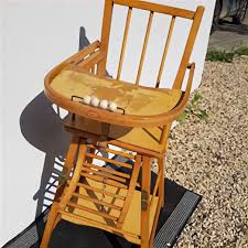 La chaise haute fait partie du matériel à se procurer obligatoirement lorsqu'un enfant arrive dans une famille. Chaise Haute Combelle Pliante D Occasion