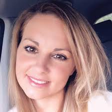 Kelli Stephens's Instagram, Twitter & Facebook