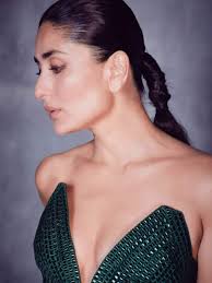 Jul 15, 2021 · bollywood actors and married couple kareena kapoor khan and saif ali khan's second child jeh's first picture leaked on net. Everything You Need To Know About Kareena Kapoor Khan S Size Zero Pizza Filmfare Com