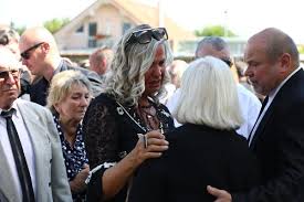 Štaidlova tvůrčí invence ze 60. Pohreb Weiterovej Manzelky Andrejky 47 Obrovsky ZiaÄ¾ Zdrveneho Otta Nad Rakvou V Hrobe Sa Takmer Zrutil Galeria Topky Sk