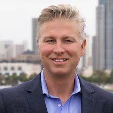 Alan Kinzel's Instagram, Twitter & Facebook