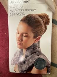new Brookstone TheraSpa Hot and Cold Therapy herbal wrap for neck and  shoulders
