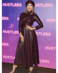 Jennifer Lopez Just Rocked One Of Fall S Biggest Trends On The Hustlers Red Carpet Jennifer Lopez Celebrity Dresses Holiday Fashion