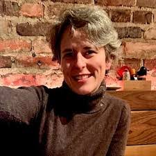 Veronica Cole's Instagram, Twitter & Facebook