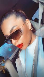 Kida yana haskakawa, yana kama da cikakke a cikin sabbin hotuna