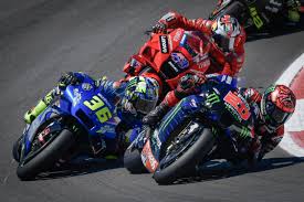 Es el favorito también para la carrera. Standard Helm Morbidelli Hat Mugello Verschwitzt
