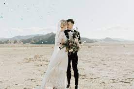 Salt flats living is close to all that salt lake city has to offer. Salt Flats Pop Up Wedding In The California Desert Green Wedding Shoes