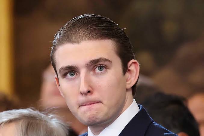 Serviço Secreto dos EUA investiga vídeo iraniano que ameaça Barron Trump, filho de Donald Trump