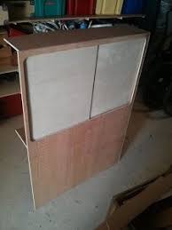Fabrication Du Meuble A Vetements Avec Portes Coulissantes Pour Un Acces Facile Au Contenu Mem Trafic Amenage Camping Car Trafic Amenage Renault Trafic Amenage