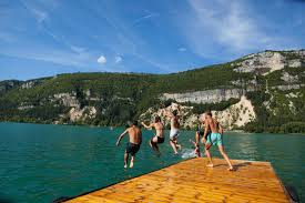 Les Lacs A Visiter Pres De Lyon Apres Le Confinement