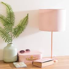 Lampe En Metal Cuivre Abat Jour Rose Maisons Du Monde Deco Rose Abat Jour Lampes De Table