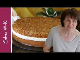 Bienenstich Quark Ol Teig Mit Kostlicher Vanillesahnecreme Bienenstich Schneiden Youtube Bienenstich Kuchen Bienenstich 3 Zutaten Kuchen