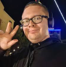 I mean, can you blame me MY ΤΟΧΙΣ TRAIT IS THAT I AM UNIRONICALLY ATTRACTED  TO THIS ARCHETYPE OF WOMAN 2U