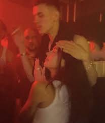 ًgian • on X: whats going on between dua lipa, fka twigs and aron piper  😭 t.coWqHlbBLjEi  X