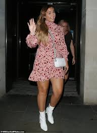 This clip shows jacqueline jossa hanging out with her family after her photoshoot for in the style wrapped up. Jacqueline Jossa Displays Off Her Vacation Tan As She Ways Out In A Flirty Thigh Skimming Minidress