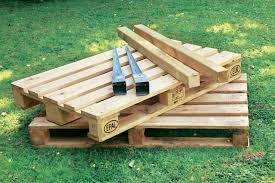 Kreativ Idee So Wird Aus Paletten Ein Bluhender Sichtschutz Paletten Ideen Garten Paletten Garten Und Terrasse Aus Paletten