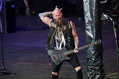Moody zoltan bathory darrell roberts jeremy spencer matt snell chris kael charlie engen jason hook caleb bingham. Five Finger Death Punch Wikipedia