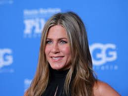 Наибольшую известность получила за свою роль в телесериале. Jennifer Aniston Defends Her Decision To Cut Off Ties With Anti Vaxxers After Facing Criticism Pinkvilla