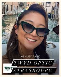 C'est le retour de notre vente annuelle! 💌😎 Pour l'occasion, presque  toutes nos montures sont à 25% de rabais jusqu'au 31 janvier*. *Détails en  boutique et sur doyle.ca. Luc Doyle, optométriste.