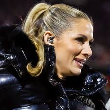 Laura Rutledge Claps Back At Troll Claiming She Was Snubbed By Seattle  Seahawks QB Sam Darnold Full story via 🔗 in comments. 👇