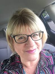 Back to capris & long sleeves for early morning runs now. And a friendly  reminder to brush your teeth 😂 Happy Tuesday 😁