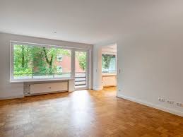 Unsere familienzimmer haben 2 getrennte zimmer und stehen ihnen in einer größe von 49 bis zu 61 m² zur verfügung, sie bieten somit ausreichend platz für bis zu 4 personen. Wohnung Mieten In Barmbek