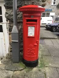 Dolgellau 31 12 16 Queen Square Antique Mailbox Post Box Phone Box