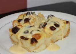 Puding roti tawar terbuat dari roti tawar yang direndam dalam adonan custard kemudian dipanggang dan disajikan selagi hangat. Resepi Puding Roti Sos Kastard Resepi Mudah