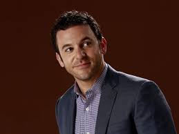 Es la hermana mayor del actor ben savage y la hermana menor del actor y director fred savage, mundialmente conocido por la serie the wonder years desde 1988 hasta 1993. Fred Savage The Goldbergs And Schooled Wiki Fandom