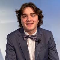 Lisa Picklesimer's Instagram, Twitter & Facebook