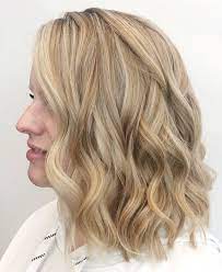 35 Best Medium Length Hairstyles For Thick Hair In 2021 Blonde Wavy Hair Haircut For Thick Hair Thick Hair Styles