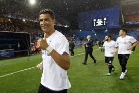 أعلن الاتحاد الأوروبي لكرة القدم (ويفا) الثلاثاء مع فتح شباك بيع تذاكر نهائي دوري أبطال أوروبا، أن ما يصل إلى 16500 متفرج سيتمكنون من حضور المباراة المرتقبة بين مانشستر سيتي الانكليزي ومواطنه. Ø§Ù„Ù€ÙƒØ±Ø© Ø§Ù„Ù€Ø¯ÙˆÙ„ÙŠÙ€Ø© Ù‡Ø°Ø§ Ù…Ø§ Ù‚Ø§Ù„Ù‡ Ø±ÙˆÙ†Ø§Ù„Ø¯Ùˆ Ø¹Ù† Ù†Ù‡Ø§Ø¦ÙŠ Ø¯ÙˆØ±ÙŠ Ø£Ø¨Ø·Ø§Ù„ Ø£ÙˆØ±ÙˆØ¨Ø§