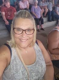 Robin Casper's Instagram, Twitter & Facebook