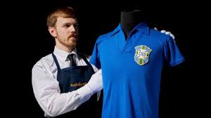 Camisa de Pelé na final de 1958 vai a leilão por mais de R$ 30 mi