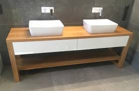 / weitere ideen zu waschbeckenschrank, schrank, waschbeckenunterschrank. Waschtisch Aus Eiche Und Seine Raumwirkung Massiv Aus Holz