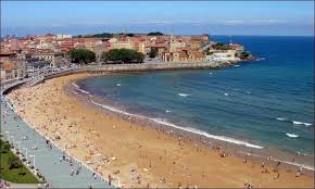 La Playa De San Lorenzo En Gijon Gijon Gijon Asturias Gijon Espana