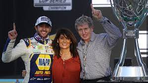 Jan 26 walmart press announcement. Chase Elliott Joins Dad Bill As Nascar Cup Champion To Fulfill Dream