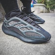 Adidas released the mauve yeezy boost 700 back in october 2018. First Look Adidas Yeezy 700 V3 Black Grailify