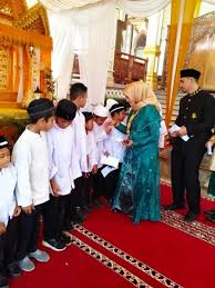 Ucapan selamat khitan untuk anak ucapan selamat khitanan yang pertama ditujukan kepada teman, di mana dalam hal ini teman yang. Khitanan M Riza Al Ghifari Anak Pertama Fajri Fauzan Se Dan Nelly Safrida Se Diwarnai Penyantunan Anak Yatim Khidmat Berita Terbit