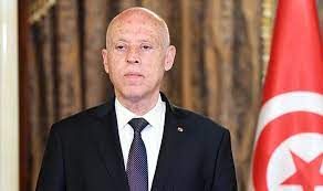 Tunus cumhurbaşkanı, ordu ve güvenlik liderleriyle dün akşam yaptığı acil toplantının ardından, parlamentonun çalışmasını dondurmak, milletvekillerinin dokunulmazlıklarını kaldırmak ve görevden almak da dahil olmak üzere 'devleti kurtarmak için durumun gerektirdiği bir dizi istisnai önlem aldıklarını' açıkladı. Lu8pks2hxubwnm