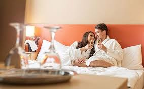 On average, though, renting a hotel conference room runs from about $70 to $160 per hour. Is It Legal For Unmarried Couples To Stay In A Hotel In India