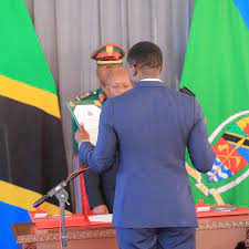 Mbali na kikwete, viongozi wengine watakaokuwapo ni waziri wa habari, utamaduni, sanaa na michezo, innocent bashungwa na waziri wa viwanda na biashara, kitila mkumbo. Karagwetv Uapisho Wa Mhe Innocent Bashungwa Waziri Wa Facebook