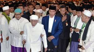 Maimun zubair agar rizqi kita banyak lagi barokah, selalu melimpah bagai hujan deras.! 6 Pesan Kh Maimoen Zubair Yang Akan Membuat Air Matamu Meleleh